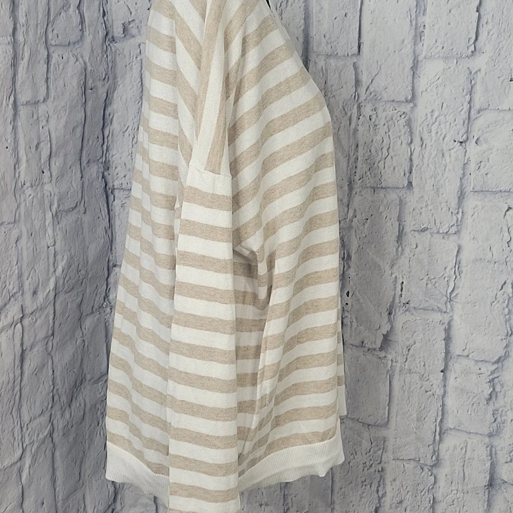 J. Crew Tan and Cream Crew Neck‎ Sweater